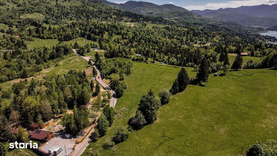 Teren de 1000 mp, în Colibița