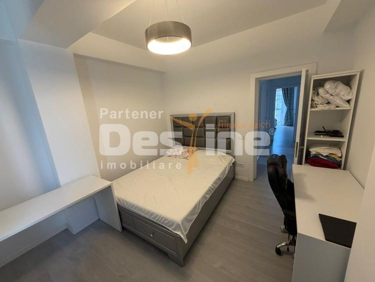 Apartament cu 3 camere, mobilat în Craiovița Nouă