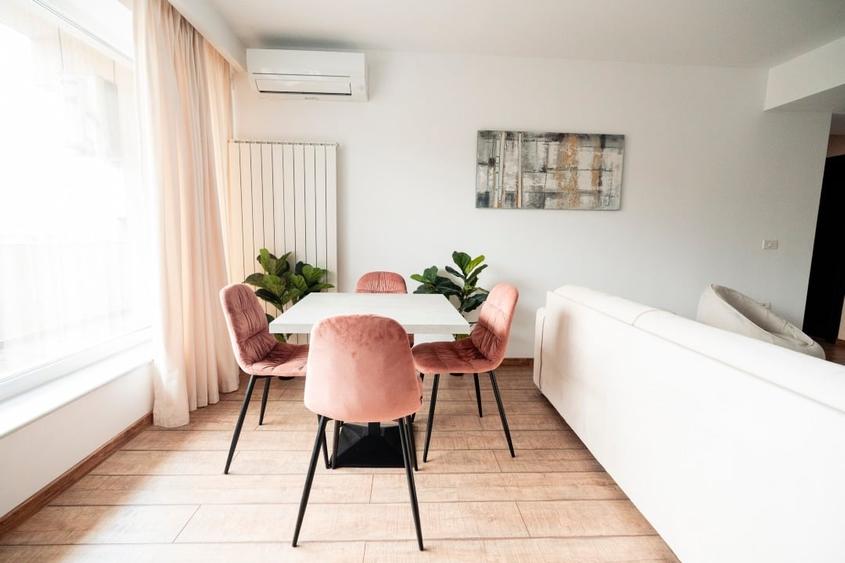 Apartament cu 2 camere semidecomandat, mobilat în Nord