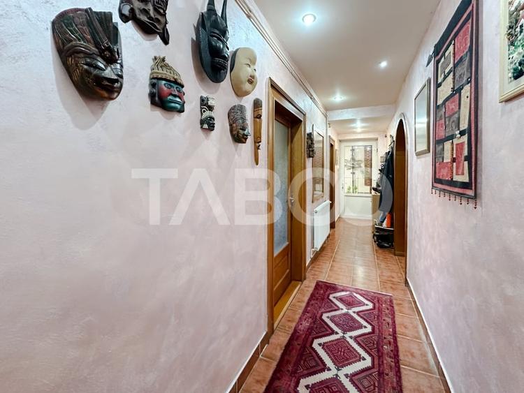 Apartament cu 3 camere decomandat, mobilat în Andrei Mureșanu