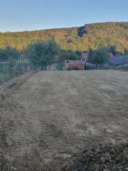 Casă cu 2 camere cu Teren 1142 Mp în Milova