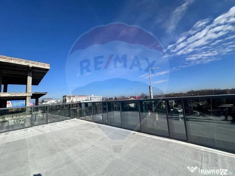 Spațiu comercial, de 970 mp, în Odăi