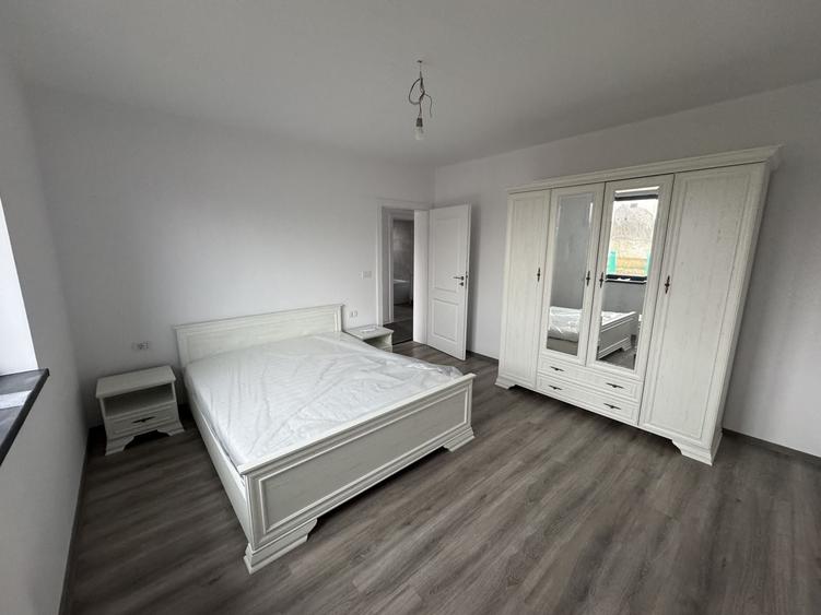 Casă individuală cu 3 camere cu Canalizare în Exterior Vest