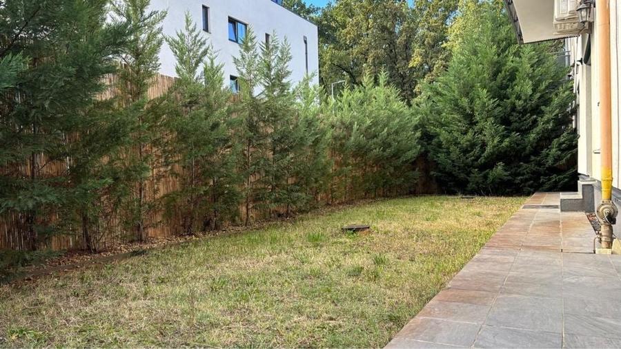 Apartament cu 4 camere decomandat în Ghiroda