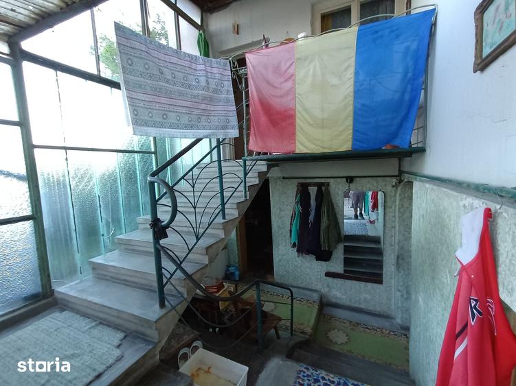 Casă cu 3 camere cu Teren 250 Mp în Central