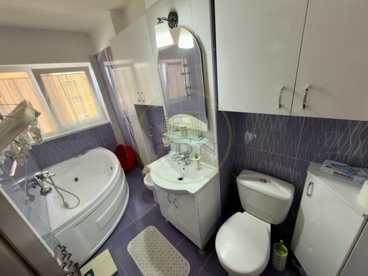 Apartament cu 2 camere semidecomandat, mobilat în Craiovița Nouă