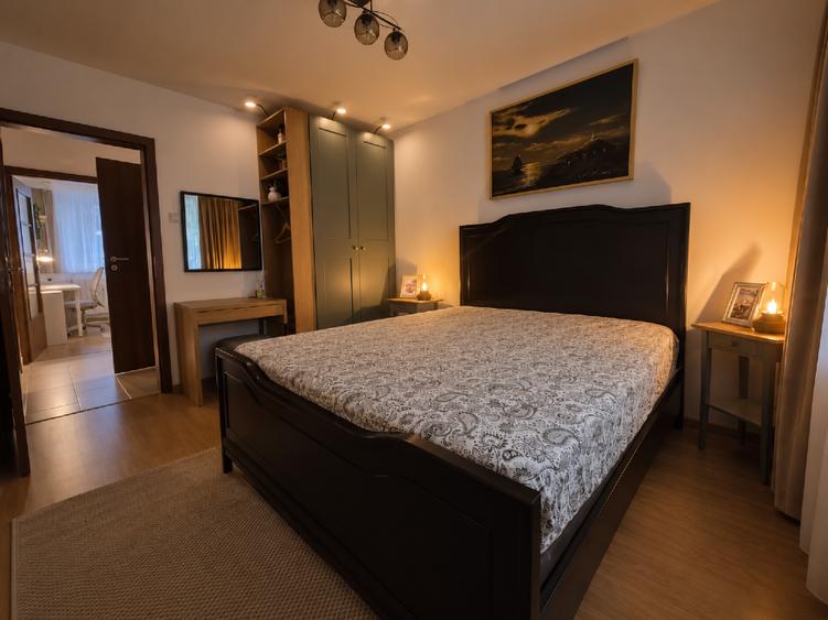 Apartament cu 3 camere semidecomandat, mobilat în Drumul Taberei