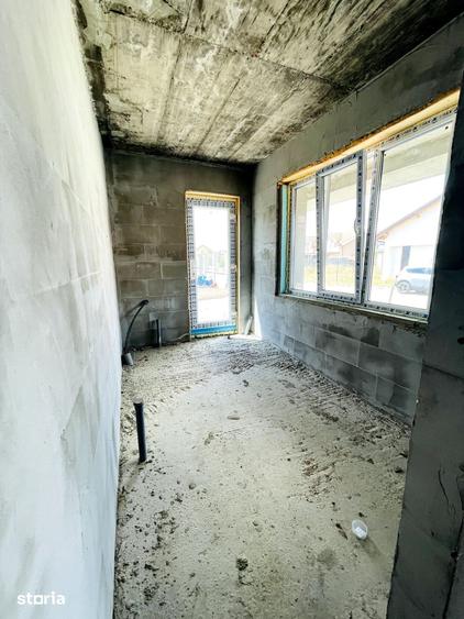 Casă cu 8 camere cu Teren 480 Mp în Tokai