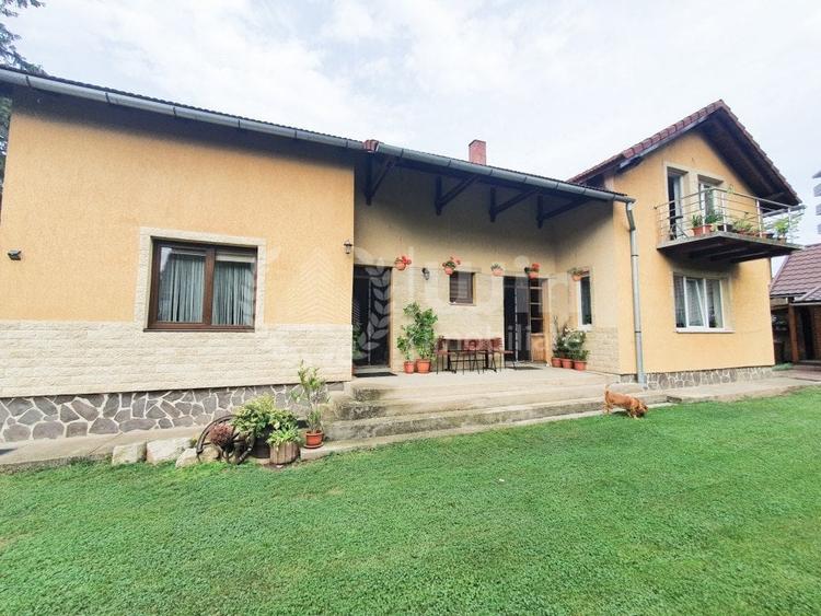 Casă individuală cu 5 camere cu Canalizare în Dâmbul Rotund