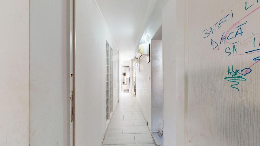 Casă individuală cu 6 camere cu Canalizare în Ferentari