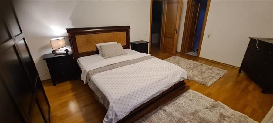 Casă individuală cu 4 camere cu Piscina în Tudor
