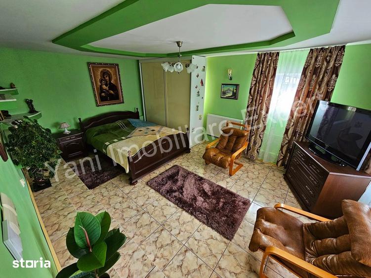 Casă cu 6 camere cu Teren 557 Mp în Central