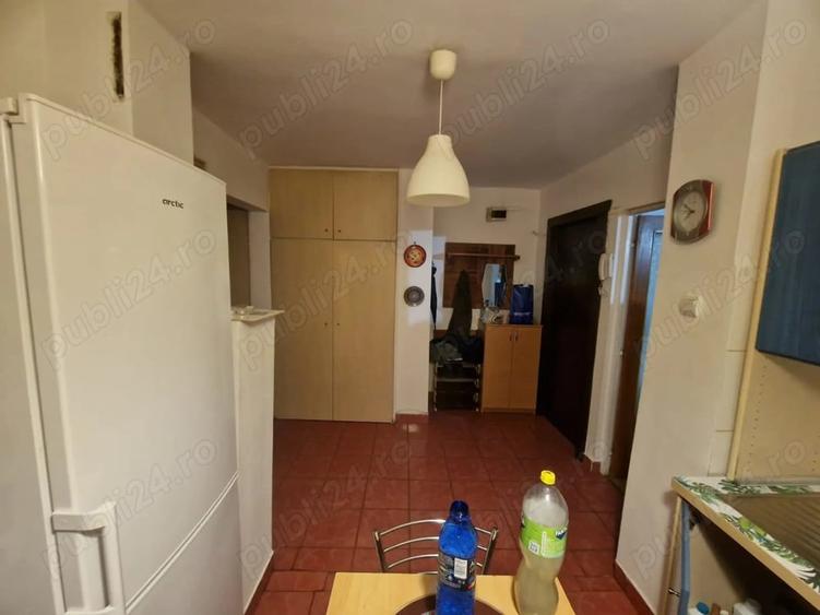 Apartament cu 2 camere semidecomandat în Colentina