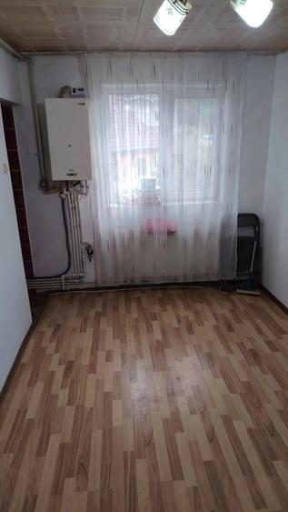 Apartament cu 2 camere semidecomandat în Peștera (Petroșani)