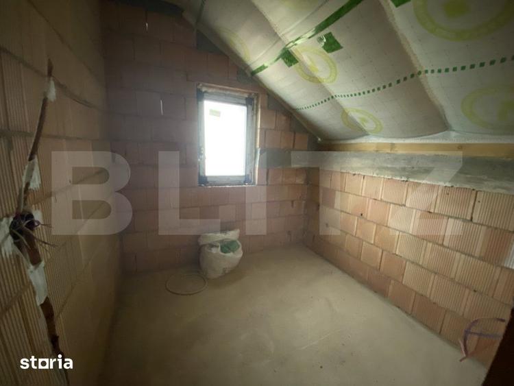 Casă cu 4 camere cu Teren 700 Mp în Meseșenii de Jos