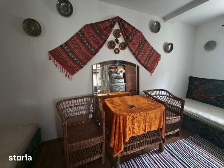 Casă cu 5 camere cu Teren 1250 Mp în Marginea