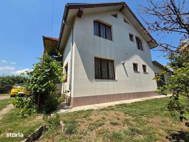Casă cu 4 camere cu Teren 1500 Mp în Mineri