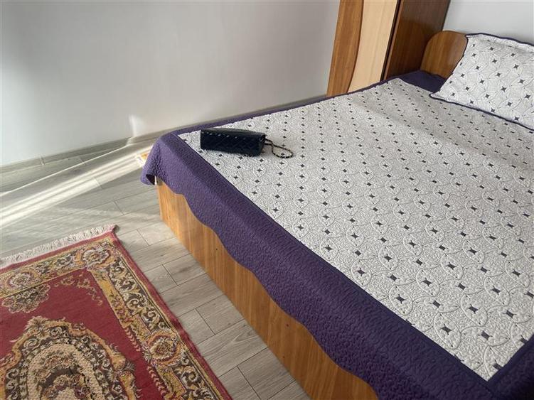 Casă individuală cu 4 camere cu Canalizare în Tătaru
