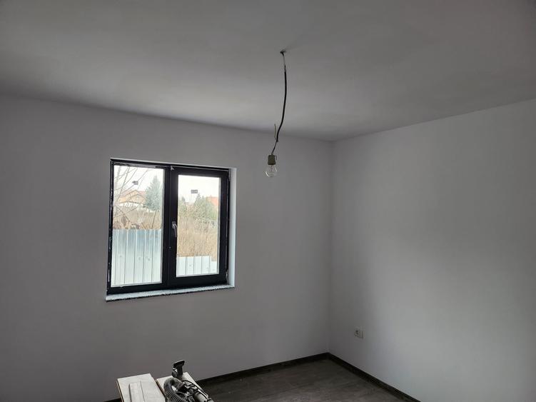 Casă cu 3 camere cu Canalizare în Mărgineni