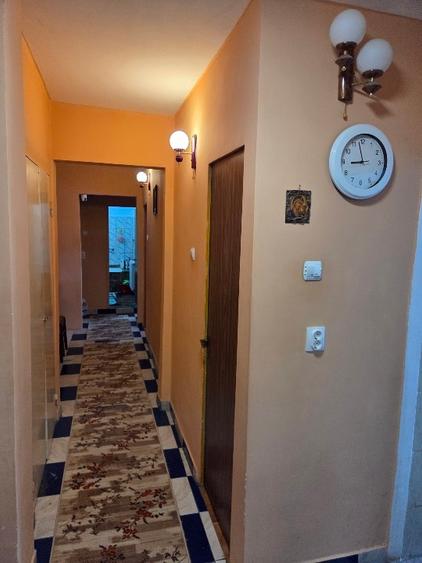 Apartament cu 3 camere decomandat, mobilat în 1 Mai