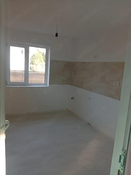 Casă cu Teren 385 Mp în Pecineaga