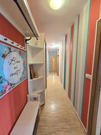 Apartament cu 3 camere decomandat în Aradului
