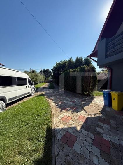 Casă individuală cu 4 camere cu Canalizare în Est