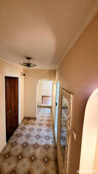 Apartament cu 3 camere decomandat în Câmpineanca