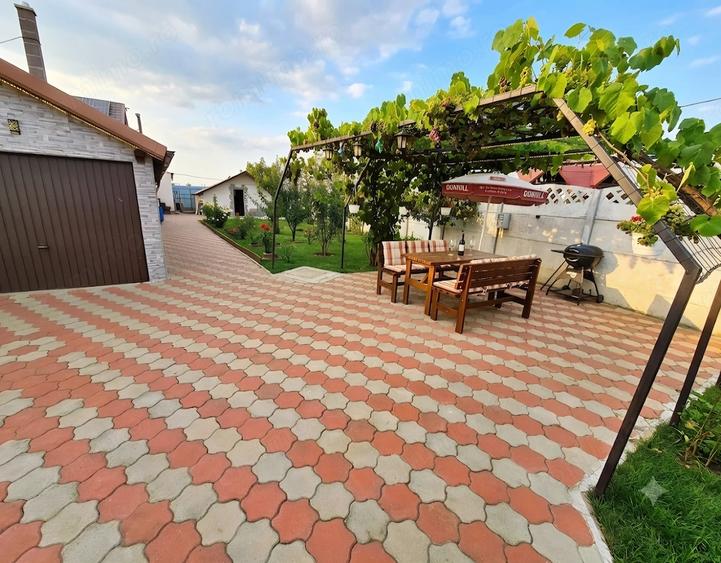 Casă cu 15 camere cu Teren 578 Mp în Colonia Bod