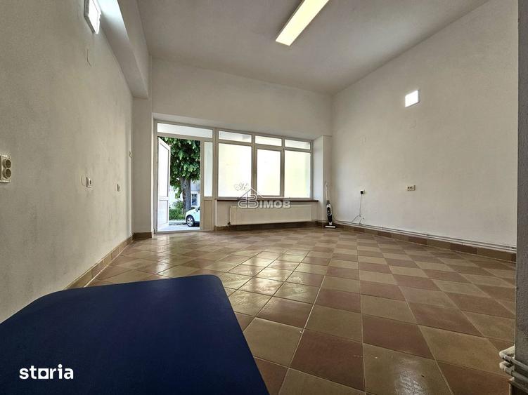 Spațiu comercial, de 33 mp, în Micro 4