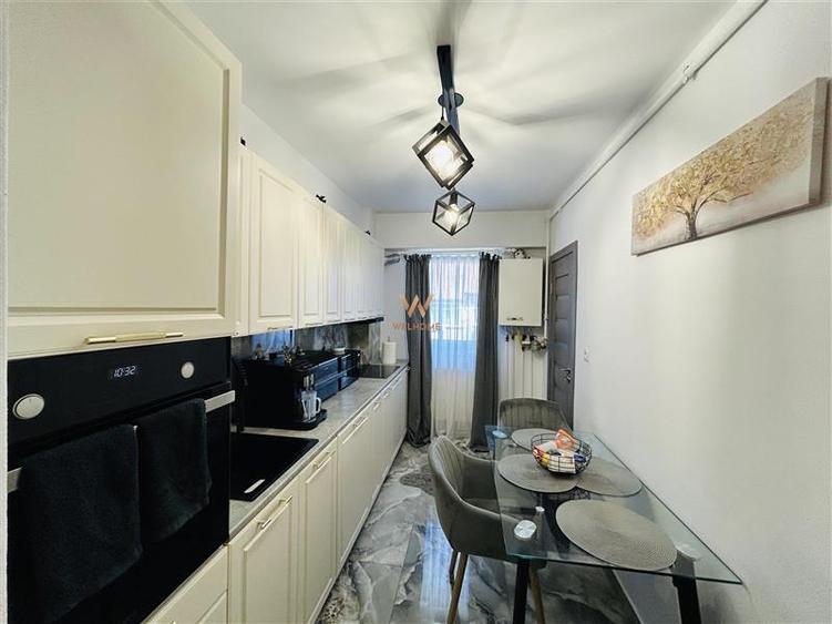 Apartament cu 4 camere decomandat în Valea Aurie