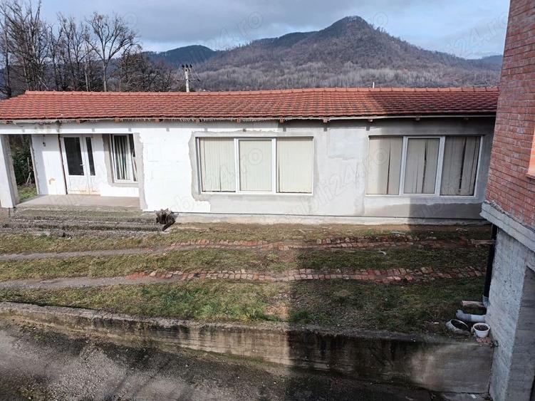 Casă cu 3 camere în Baia Sprie