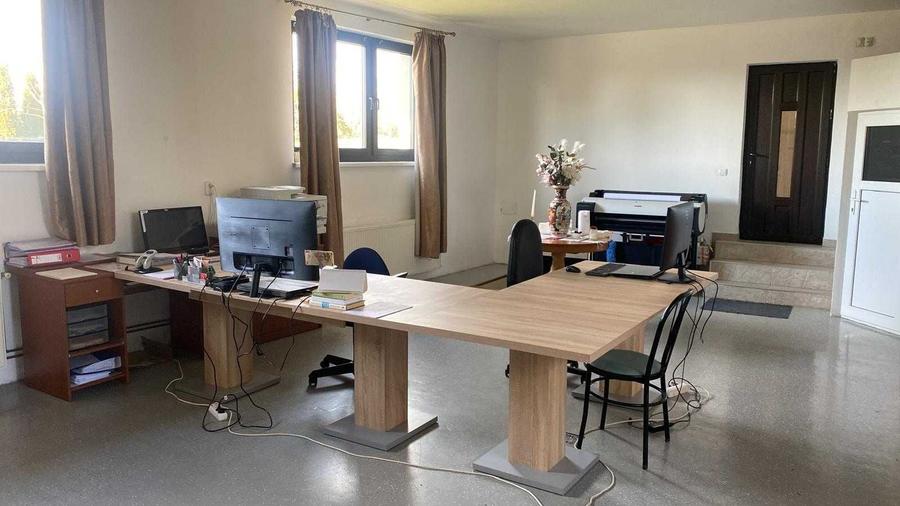 Casă cu 4 camere în Spătărești