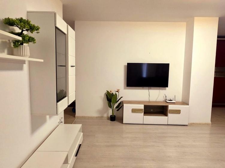 Apartament cu 2 camere semidecomandat în Torontalului