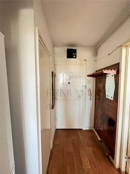 Apartament cu 2 camere semidecomandat în Cetății