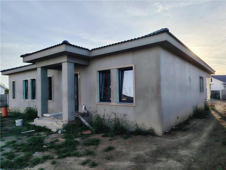Casă individuală cu 4 camere cu Teren 640 Mp în Moșnița Nouă