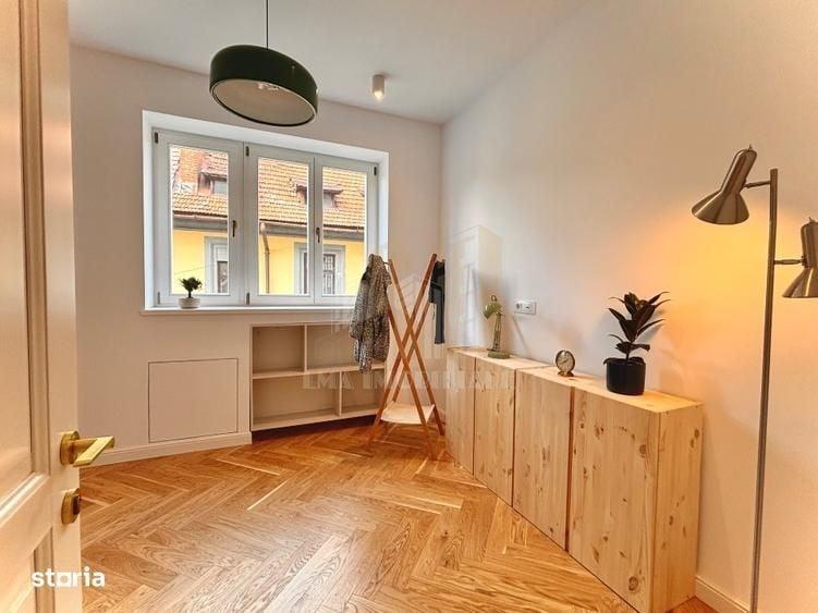 Apartament cu 3 camere în Schei