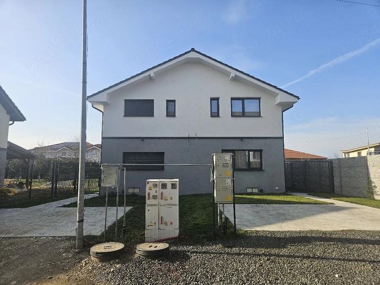 Casă cu 2 camere cu Teren 250 Mp în Giarmata