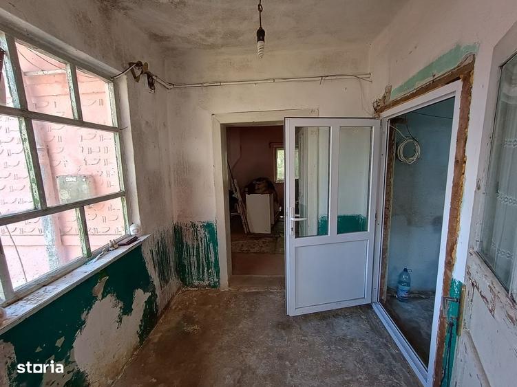 Casă cu 2 camere cu Teren 230 Mp în Central