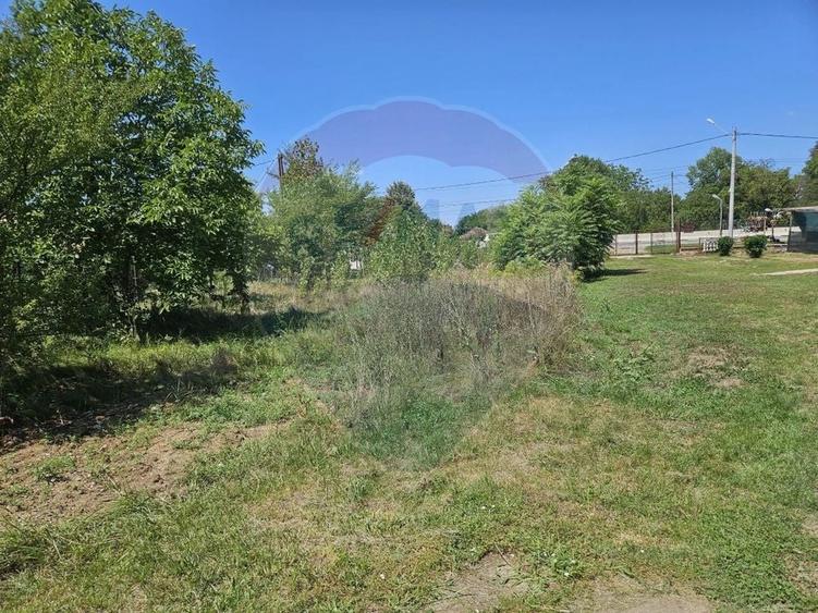 Teren intravilan de 813 mp, în Ciolpani