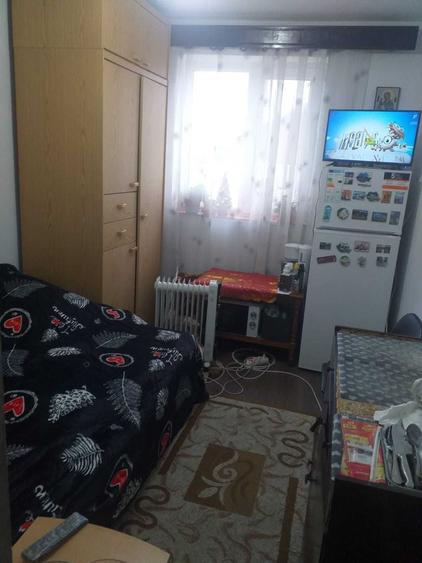 Apartament cu 2 camere nedecomandat în 9 Mai