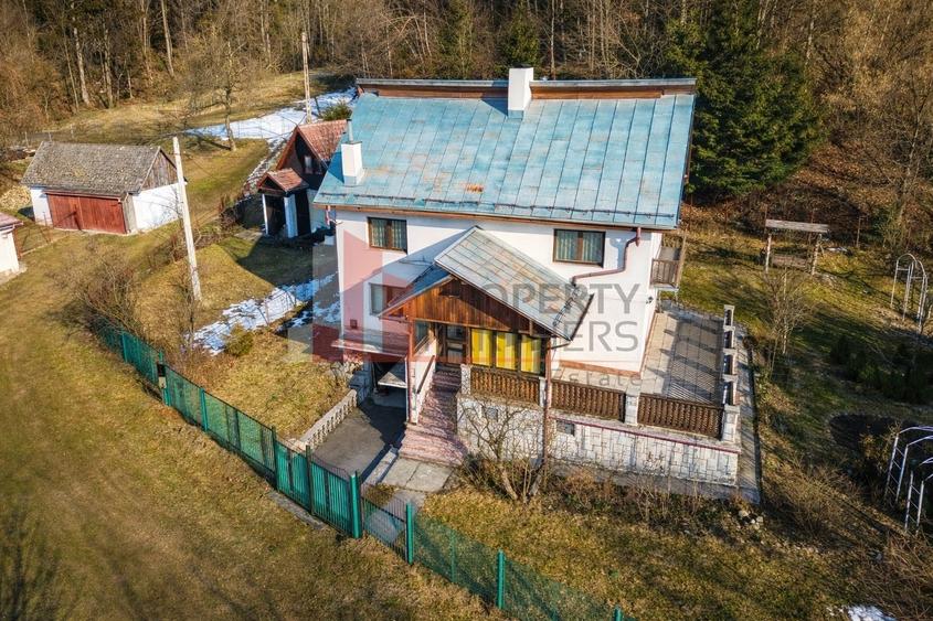 Casă individuală cu 6 camere cu Canalizare în Bran