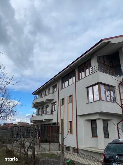 Casă cu Teren 800 Mp în Palazu Mare