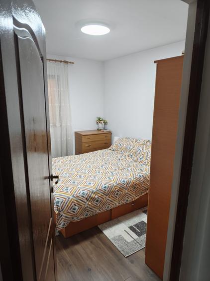 Casă individuală cu 4 camere cu Teren 11000 Mp în Central