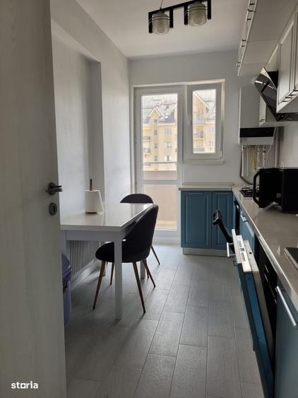 Apartament cu 3 camere decomandat în Central