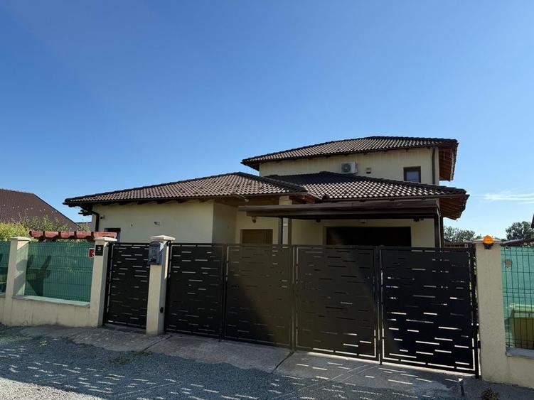 Casă cu 4 camere în Satu Nou de Jos