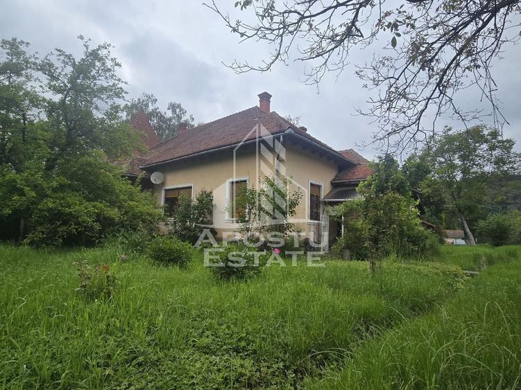 Casă individuală cu 3 camere cu Canalizare în Gurahonț