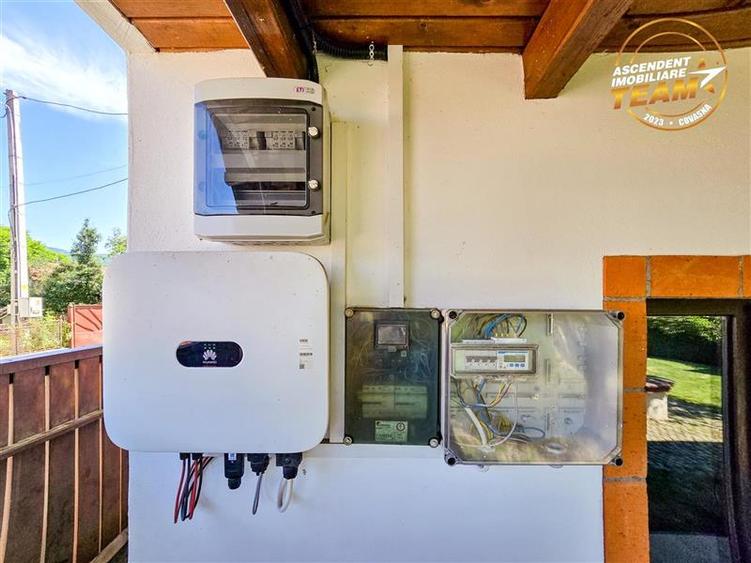 Casă individuală cu 7 camere cu Canalizare în Exterior Est