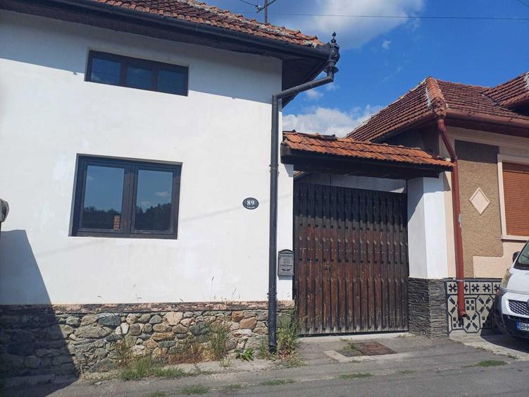 Casă cu 4 camere în Leheceni