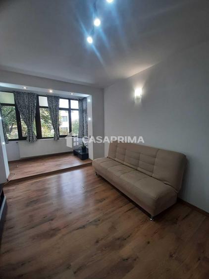 Apartament cu 2 camere semidecomandat în Podu Roș